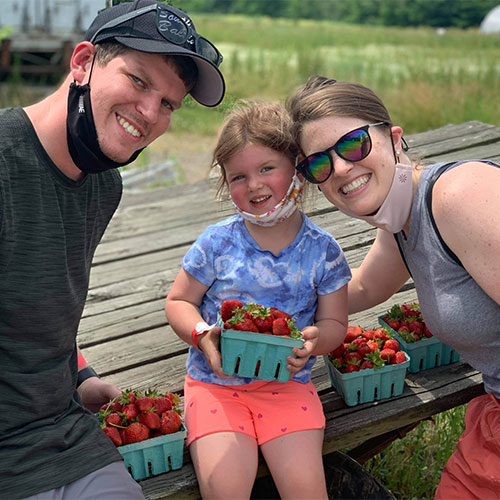 U-pick or pre-picked strawberries, however you want, at Jones Family Farm Market in Edgewood and Baltimore area, Maryland. 